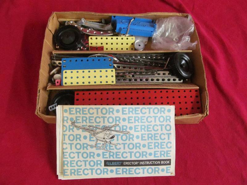 lot 147 image: vintage Erector set