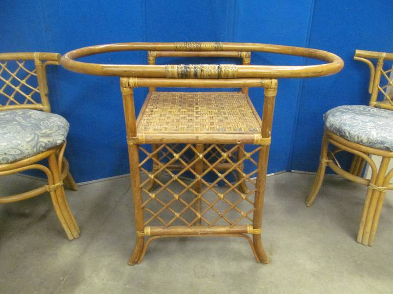 lot 150 image: patio furniture