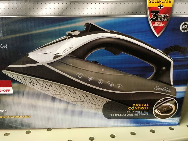 lot 52 image: CERAMIC DIGITAL IRON, MSRP $29.99