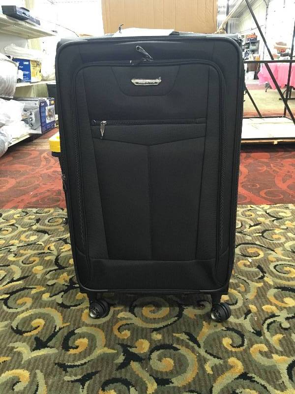 lot 70 image: TC CLAYTON 2PC LUGGAGE SET, MSRP $129.99