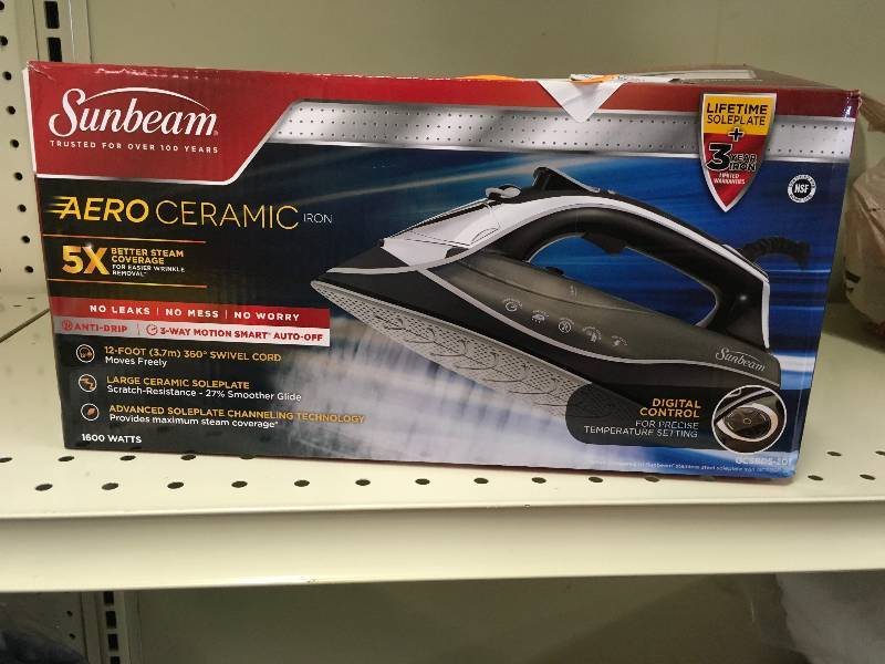 lot 80 image: CERAMIC DIGITAL IRON, MSRP $29.99