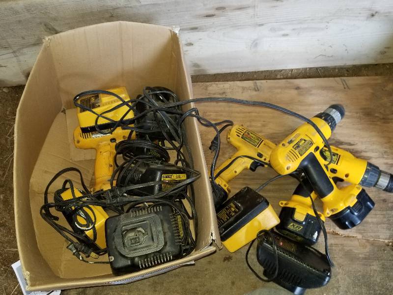 DeWalt 12VDC Cordless Drills w Batteries