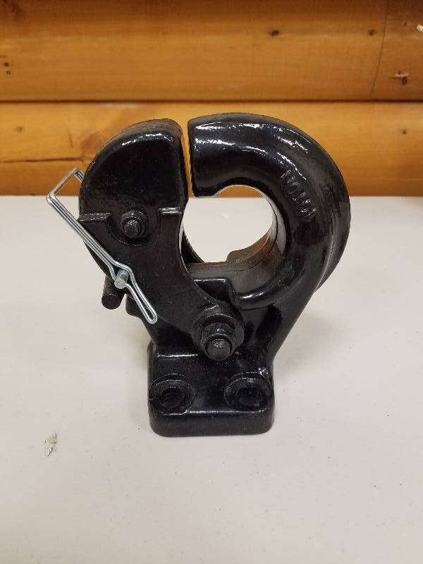 lot 8 image: Towing Bundle