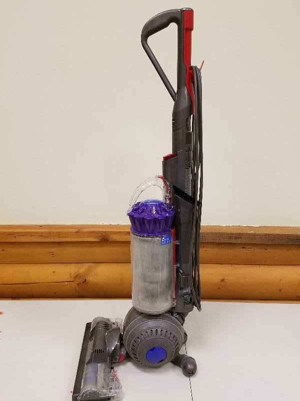Dyson Slim Ball Animal Upright Vacuum Cleaner | MN Home Outlet Woodbury  Auction #2 | K-BID