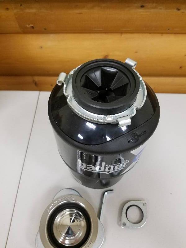 lot 24 image: Badger 900 34 HP Continuous Feed Garbage Disposal