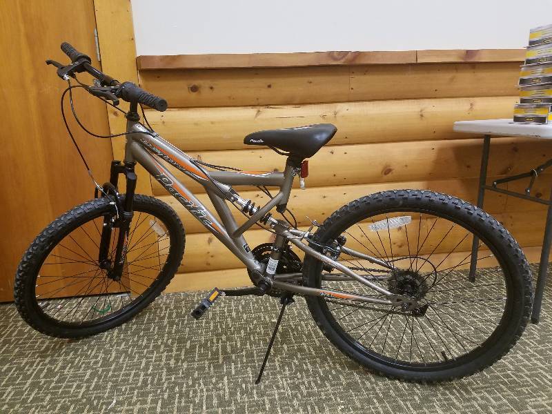 lot 43 image: bicycle bundle