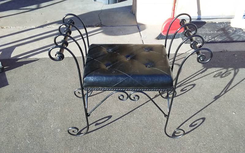 lot 17 image: Black Wrought Iron Stool 30x14x28