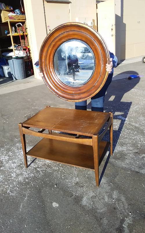 lot 23 image: Bassett Furniture End Table 30x20x20, Round Mirror 30 Inch Diameter Split Wood