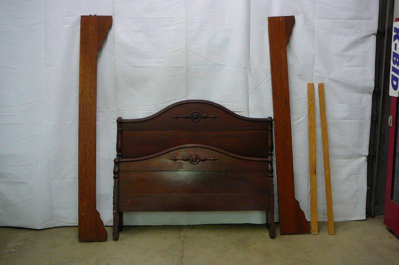 lot 1 image: Head & Foot Bed Boards