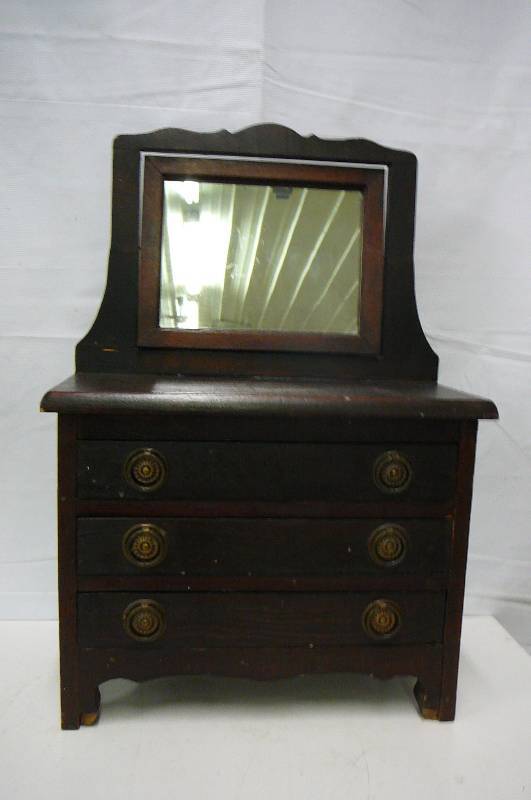 lot 3 image: Wooden Dresser with Mirror
