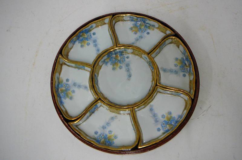 lot 16 image: Nippon 7 piece Hostess set Serving dishes
