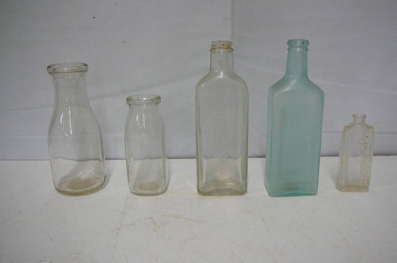 lot 21 image: Vintage bottles Milk, Sarsaparilla 5 count