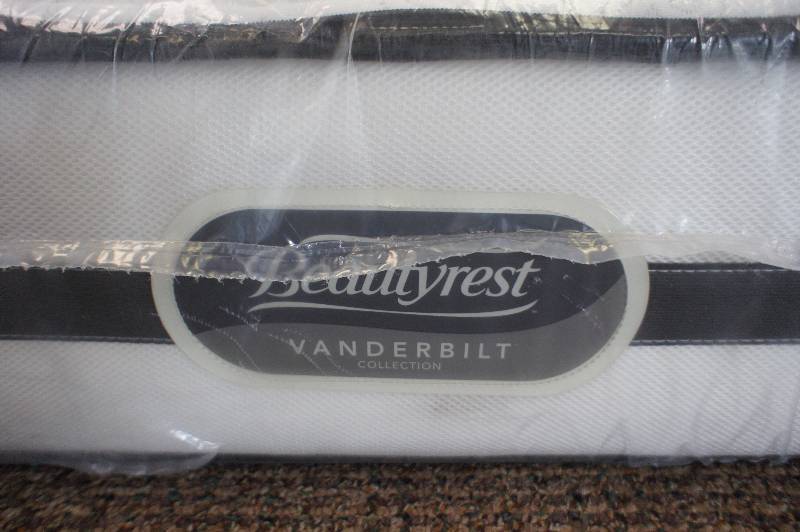 NEW - QUEEN SIZE SIMMONS BEAUTY REST VANDERBILT COLLECTION - BAINBRIDGE PLUSH MATTRESS MSRP $1499.99