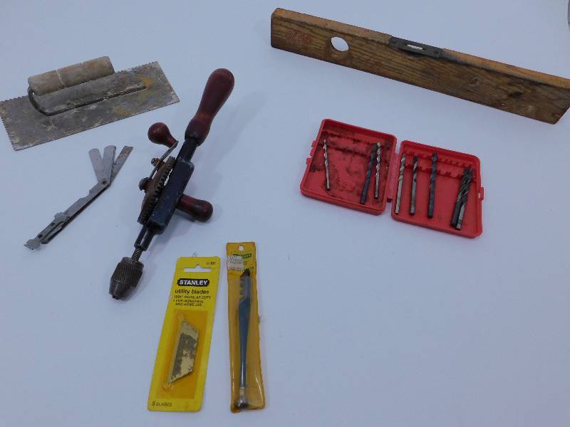 lot 4 image: Lot Of Vintage Tools