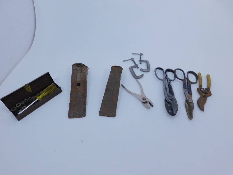 lot 5 image: Vintage Tools