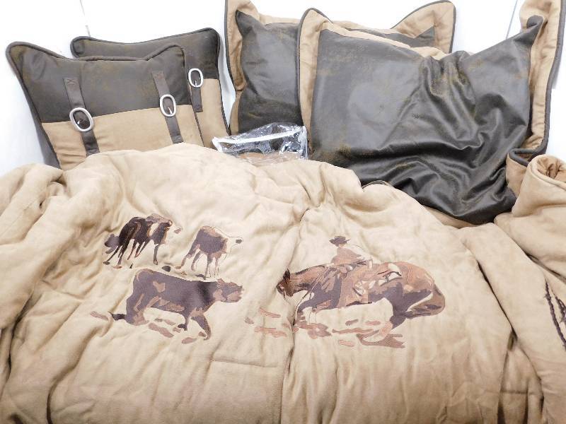 lot 24 image: Full Size Embroidered Bedspread