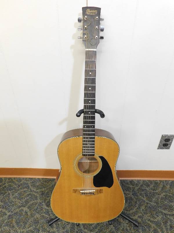 lot 26 image: IBANEZ PF10