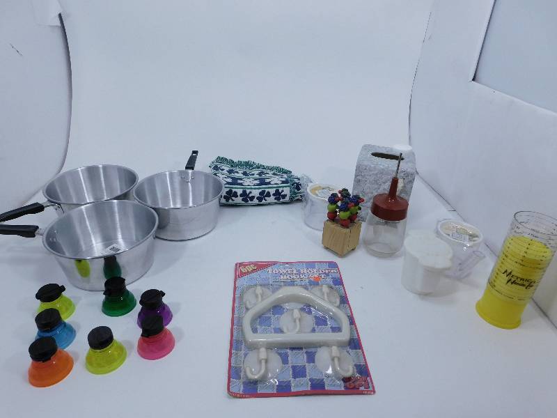 lot 39 image: Misc. Items