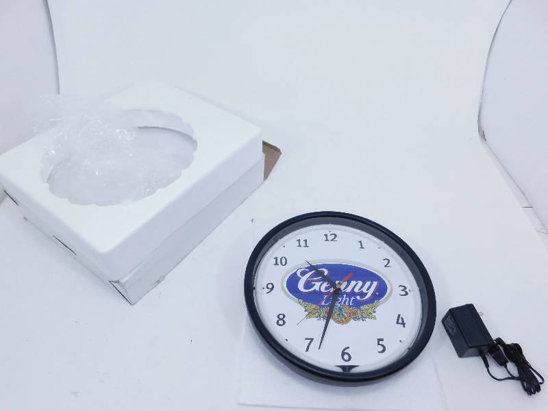 lot 45 image: New Genny Neon Clock