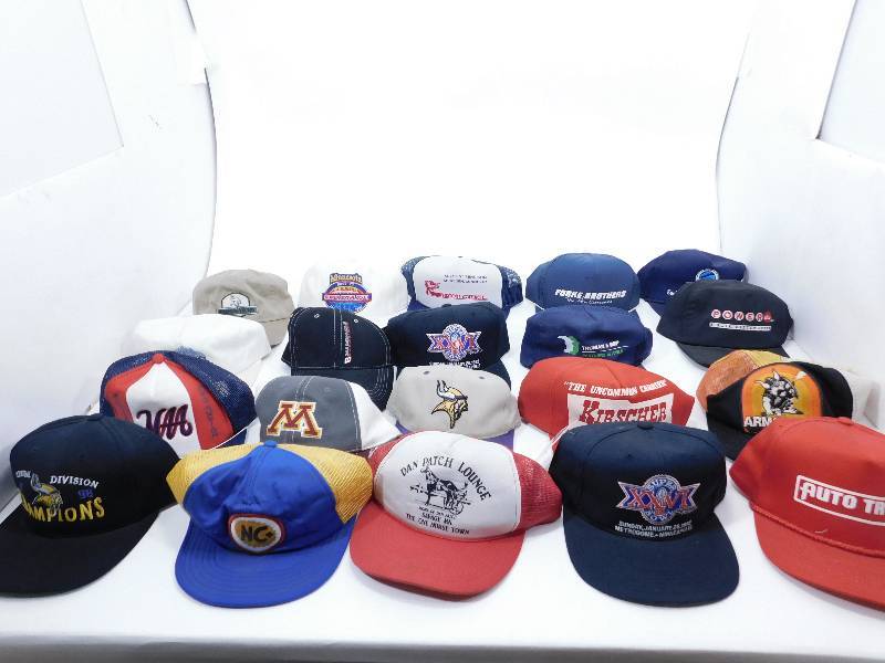 lot 51 image: Lot of Vintage Baseball Cap