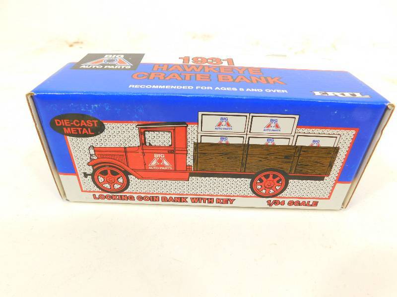 lot 59 image: Ertl 1931 Hawkeye Crate Bank