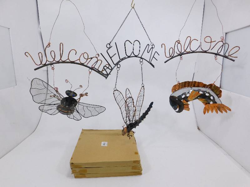 lot 80 image: Lot Of Hanging Welcome Ornaments