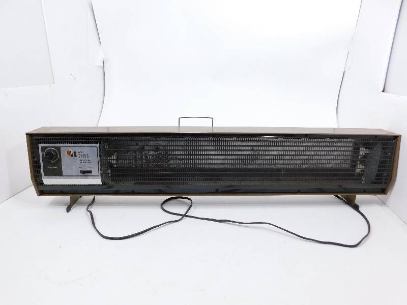 lot 90 image: Arvin Two Heat Automatic Electric Heater