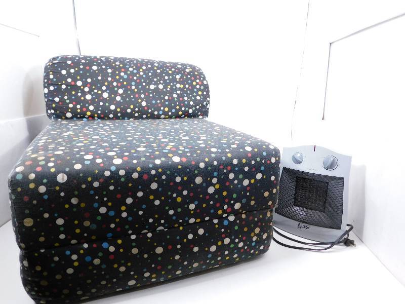 lot 92 image: Small Heater and Chair