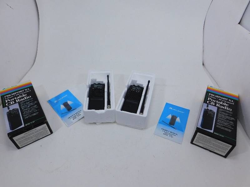 lot 97 image: 2 Portable CB Radios