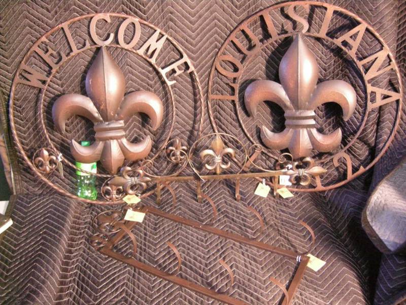 Fleur de lis Hook, Rack, Circles