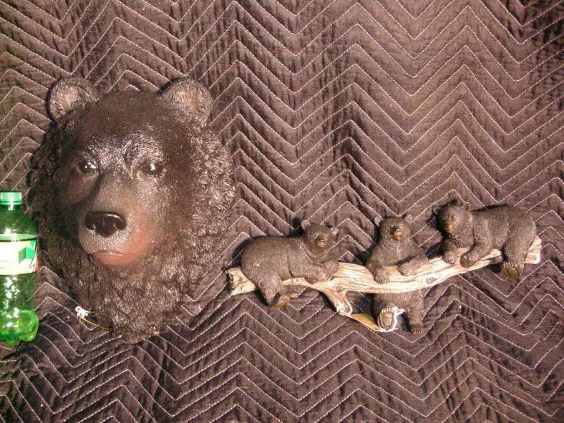 2 Bear Wall Hangers