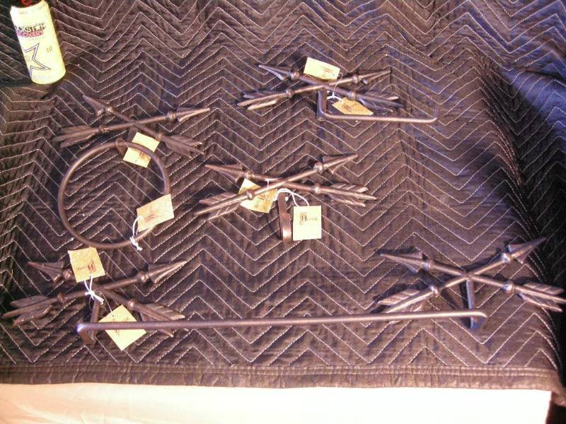 Arrow-themed Bathroom Set