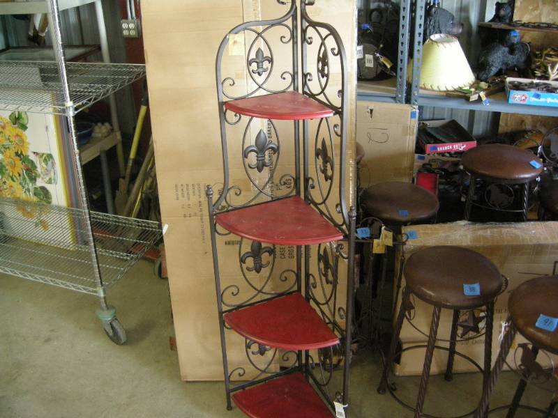Metal Folding Fleur de Lis Corner Shelf