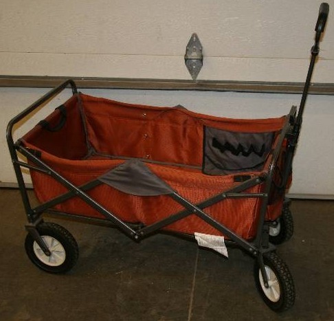 lot 17 image: Garden Cart