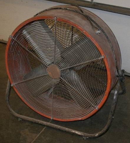 lot 18 image: Large Fan