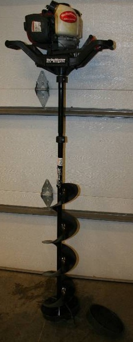 lot 28 image: Ice Auger