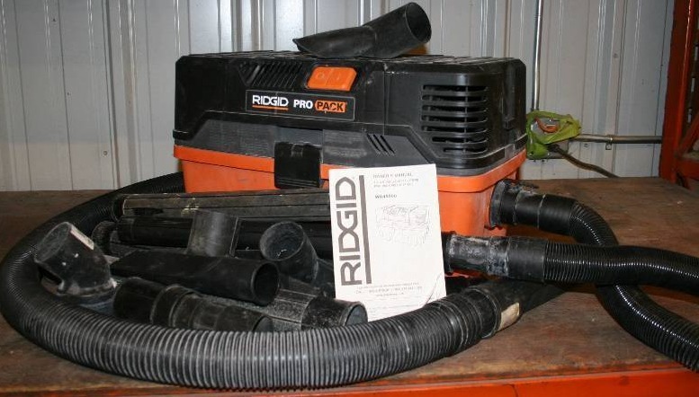 lot 38 image: WetDry Vacuum