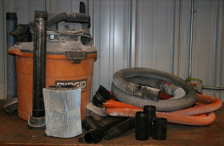 lot 39 image: WetDry Vacuum