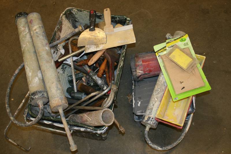 lot 60 image: Painting Supplies