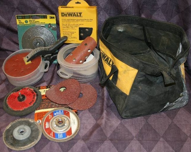 lot 74 image: Sand Paper Discs and Disc Pads