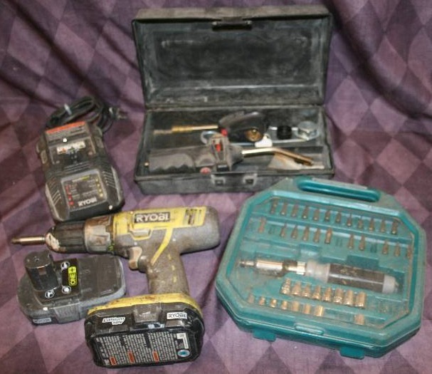 lot 75 image: Power Drill, Torch Set, and Screwdriver Kit