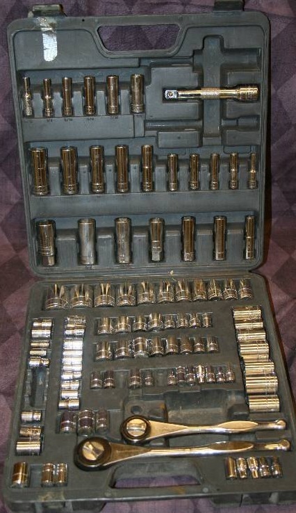 lot 87 image: Ratchet and Socket Set