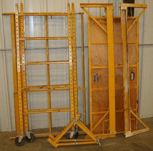 lot 89 image: Scaffolding