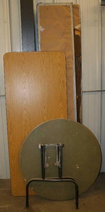 lot 91 image: Misc Folding Tables