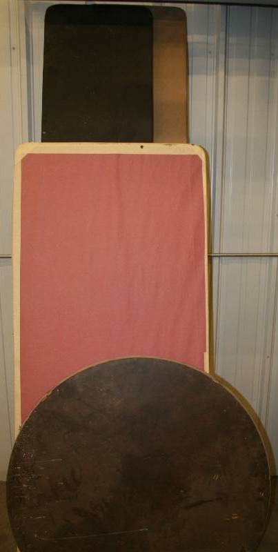 lot 92 image: Misc Folding Tables