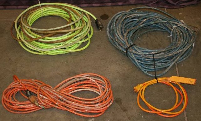 lot 100 image: Extension Cords