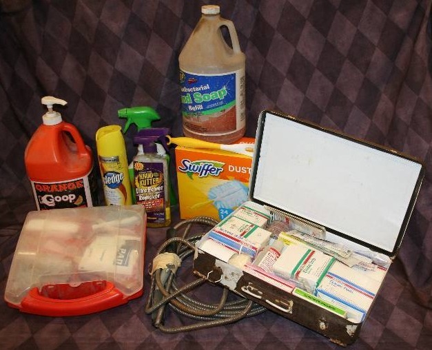 lot 125 image: Misc Cleaning Supplies and More