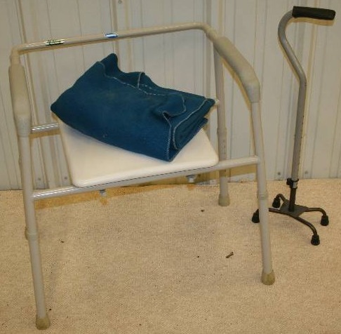 lot 135 image: Medical Supplies