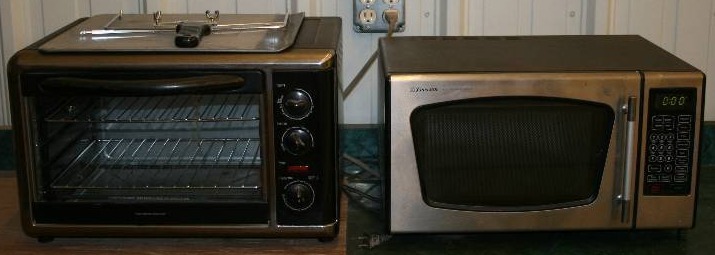lot 151 image: Microwave and Toaster Oven