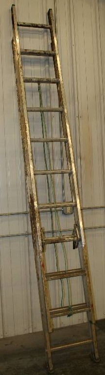 lot 164 image: 20 Extension Ladder
